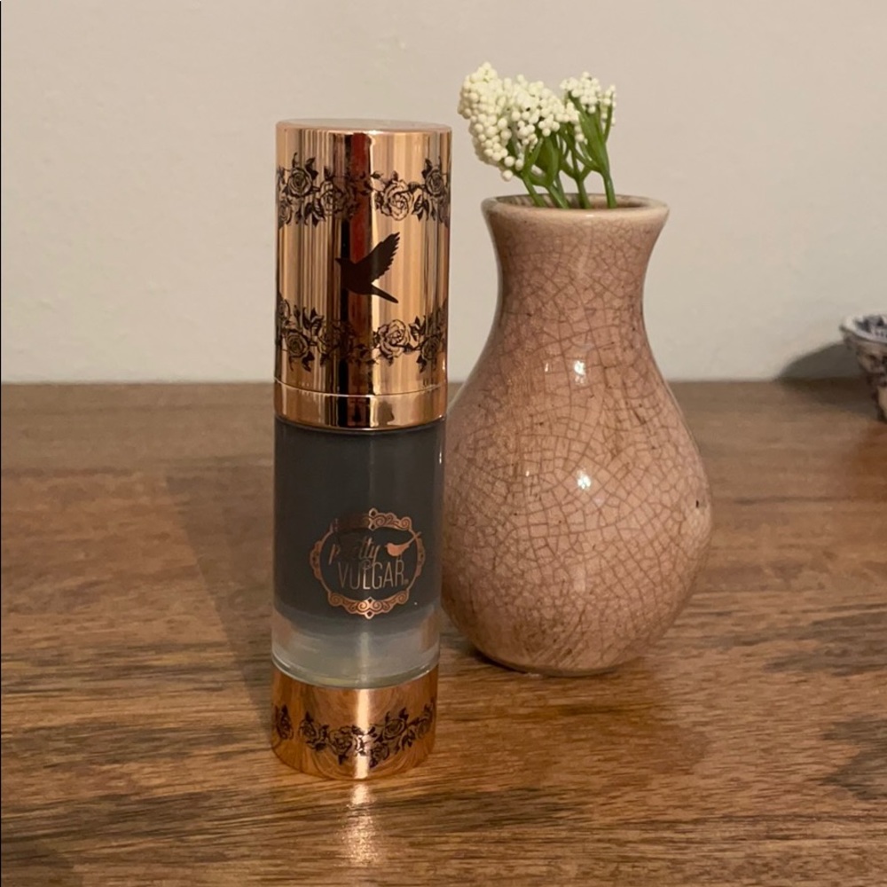 PRETTY VULGAR Lava Water Foundation Primer